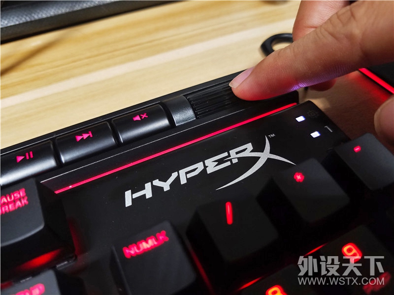 迟来的精英 从HyperX Alloy Elite键盘看三大内存厂的键盘市场