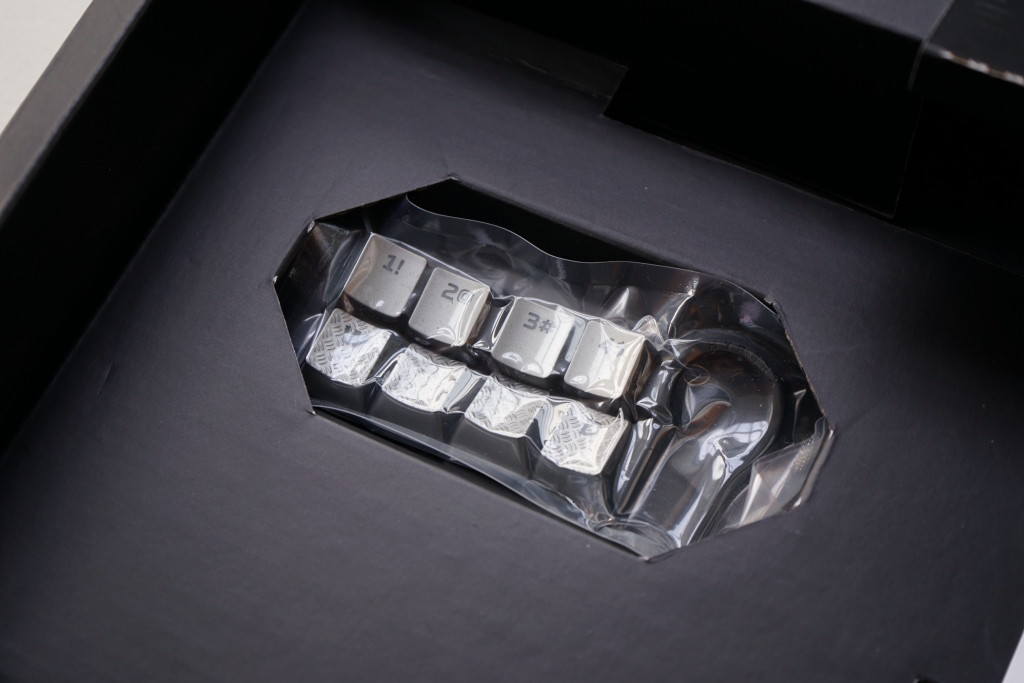 抄袭海盗船？金士顿 HyperX Alloy Elite 键盘开箱体验