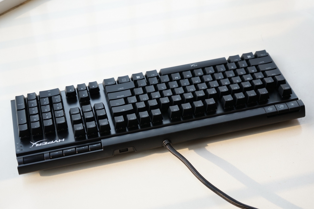抄袭海盗船？金士顿 HyperX Alloy Elite 键盘开箱体验