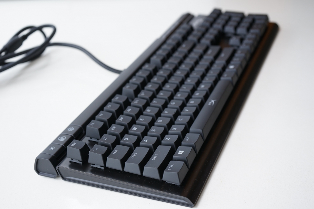 抄袭海盗船？金士顿 HyperX Alloy Elite 键盘开箱体验