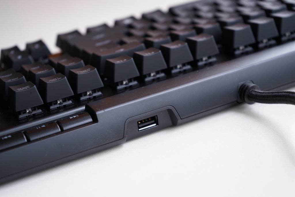 抄袭海盗船？金士顿 HyperX Alloy Elite 键盘开箱体验