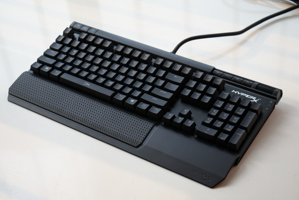 抄袭海盗船？金士顿 HyperX Alloy Elite 键盘开箱体验