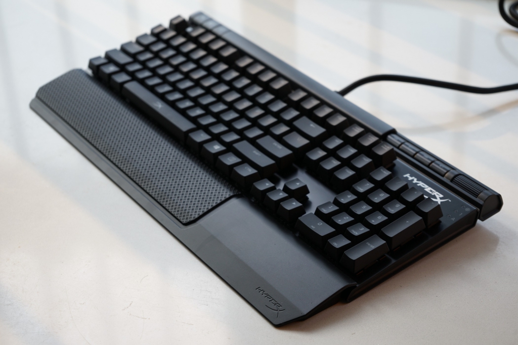 抄袭海盗船？金士顿 HyperX Alloy Elite 键盘开箱体验