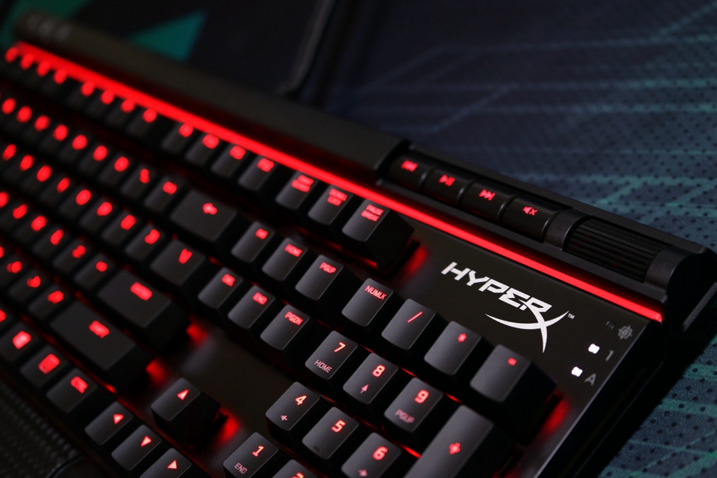 抄袭海盗船？金士顿 HyperX Alloy Elite 键盘开箱体验