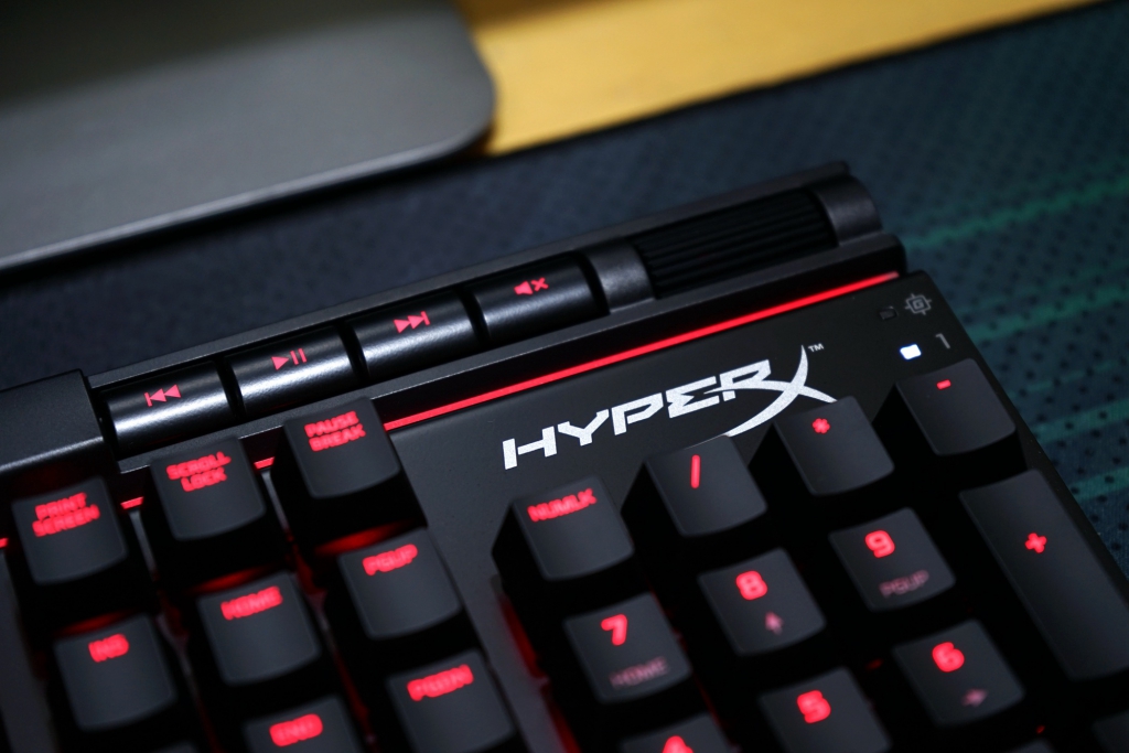 抄袭海盗船？金士顿 HyperX Alloy Elite 键盘开箱体验