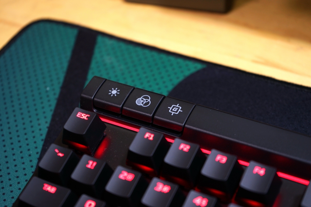 抄袭海盗船？金士顿 HyperX Alloy Elite 键盘开箱体验