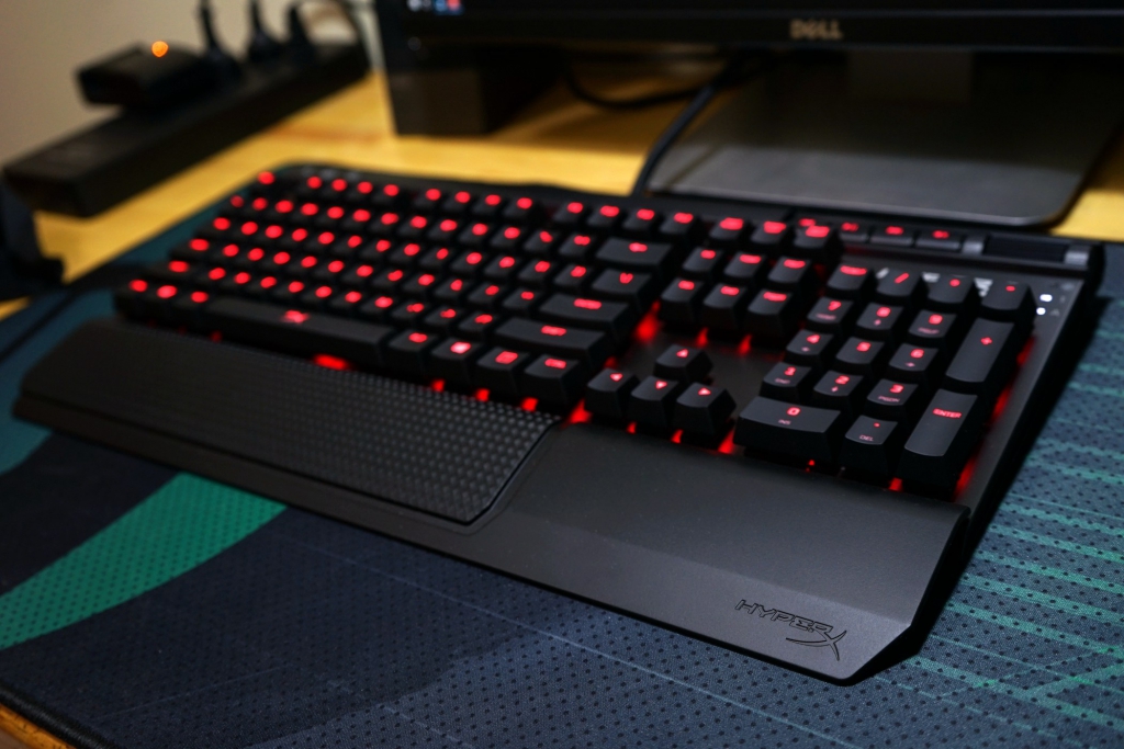 抄袭海盗船？金士顿 HyperX Alloy Elite 键盘开箱体验