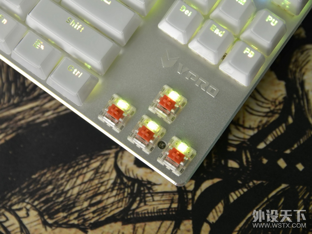 【众测】冰晶幻彩，光污染的绚烂，雷柏V500 RGB冰晶版幻彩背光机械键盘体验