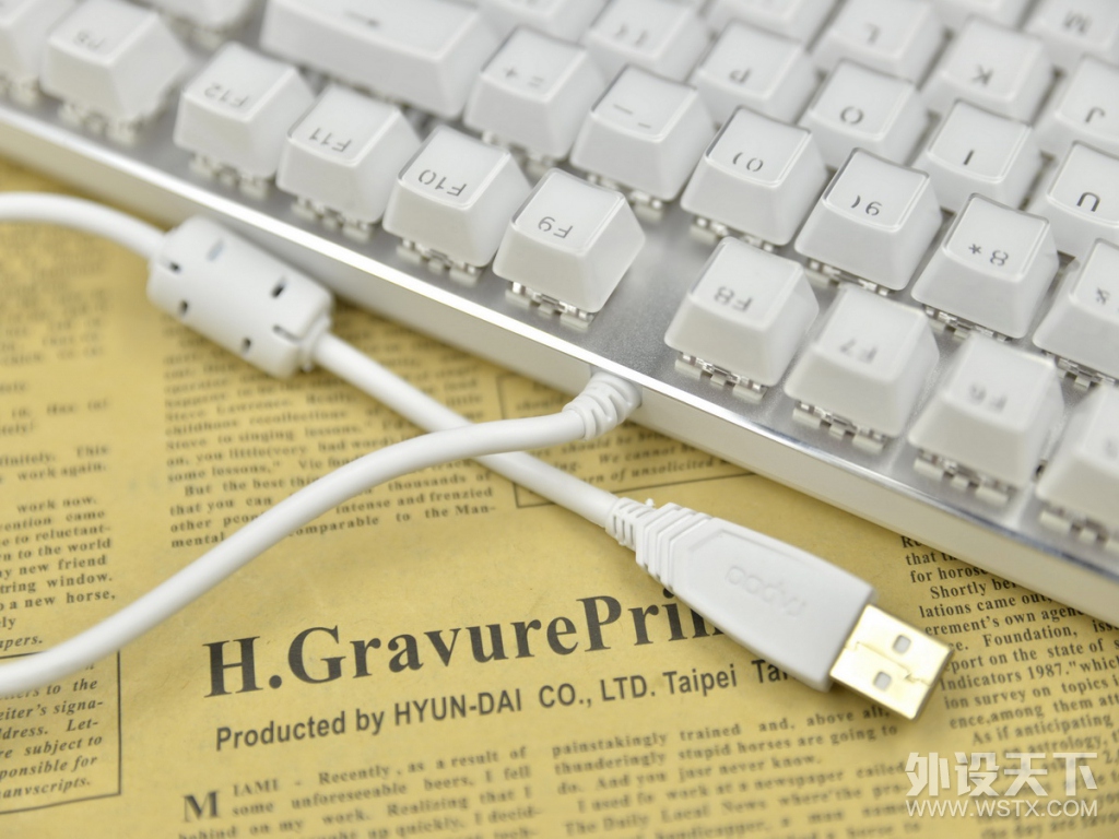 【众测】冰晶幻彩，光污染的绚烂，雷柏V500 RGB冰晶版幻彩背光机械键盘体验