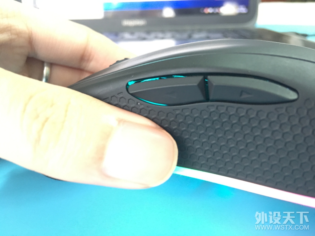 [众测]居然有隐藏的灯光效果？一篇关于摩豹V60的科技说明文