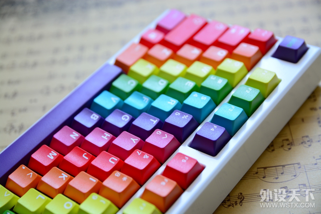 五彩缤纷OR杀马特！你说的算——GMK Rainbow彩虹套键帽图赏