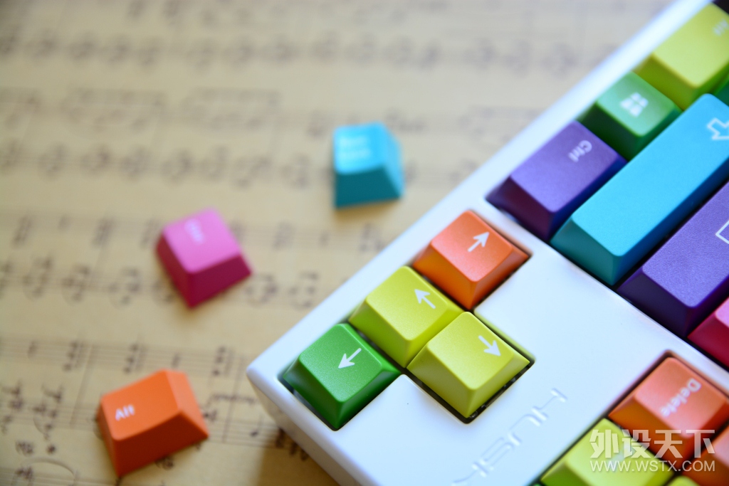 五彩缤纷OR杀马特！你说的算——GMK Rainbow彩虹套键帽图赏