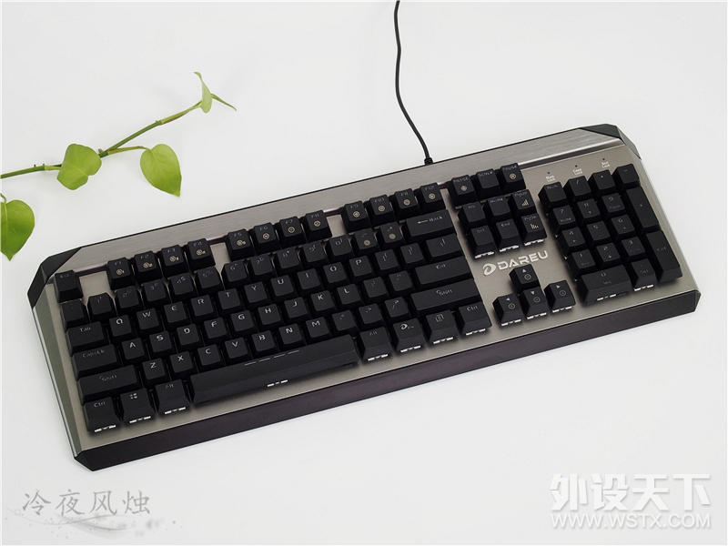 【风烛】将质感赋予战斗之中——达尔优EK822机械键盘简评