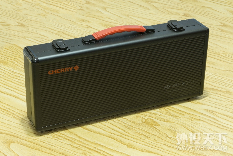 终于摸到了实物：Cherry MX 8.0 RGB 黑色款 简评