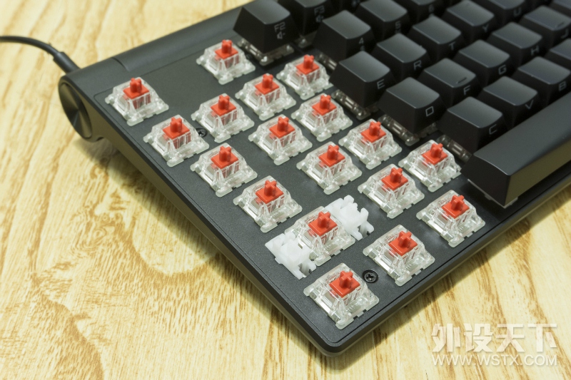 终于摸到了实物：Cherry MX 8.0 RGB 黑色款 简评