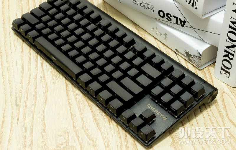 终于摸到了实物：Cherry MX 8.0 RGB 黑色款 简评