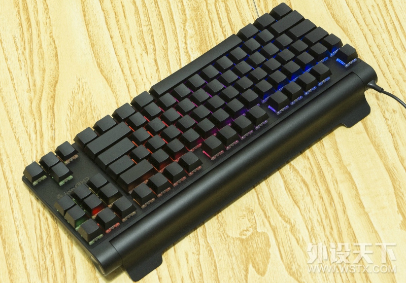 终于摸到了实物：Cherry MX 8.0 RGB 黑色款 简评