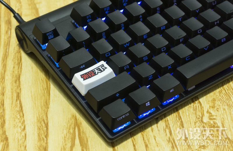 终于摸到了实物：Cherry MX 8.0 RGB 黑色款 简评