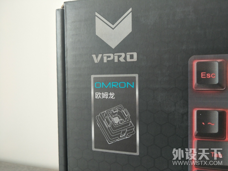 【众测】流光幻彩 —— 雷柏V806背光游戏键盘