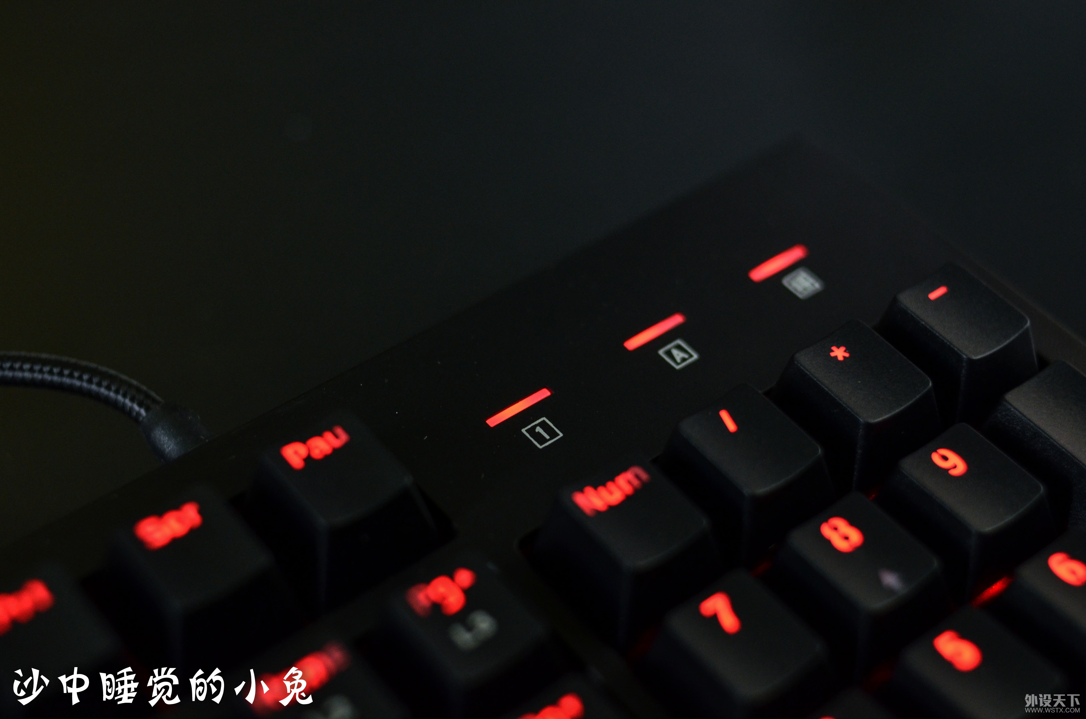 雷霆世纪 莫石C104R CHERRY红轴背光机械键盘 开箱简评