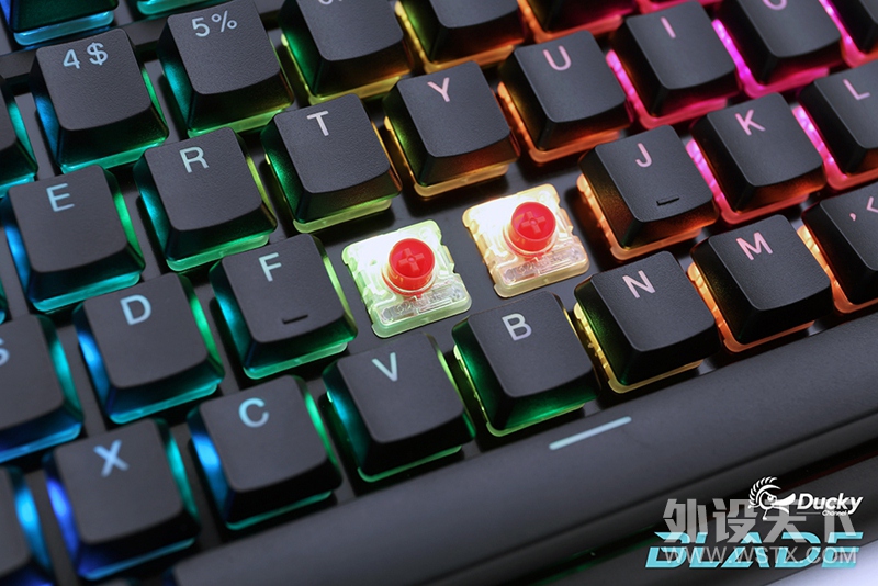 搭载Cherry最新矮轴 Ducky Blade Air机械键盘曝光
