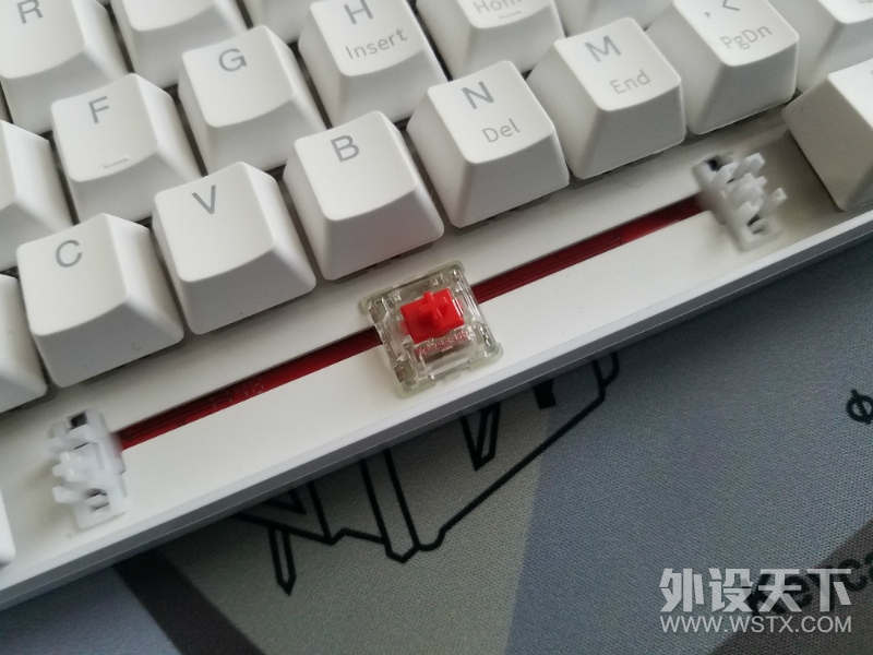 也许是最便宜的RGB樱桃轴蓝牙双模机械键盘——GANSS ALT61 RGB