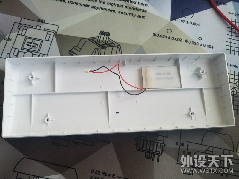 也许是最便宜的RGB樱桃轴蓝牙双模机械键盘——GANSS ALT61 RGB
