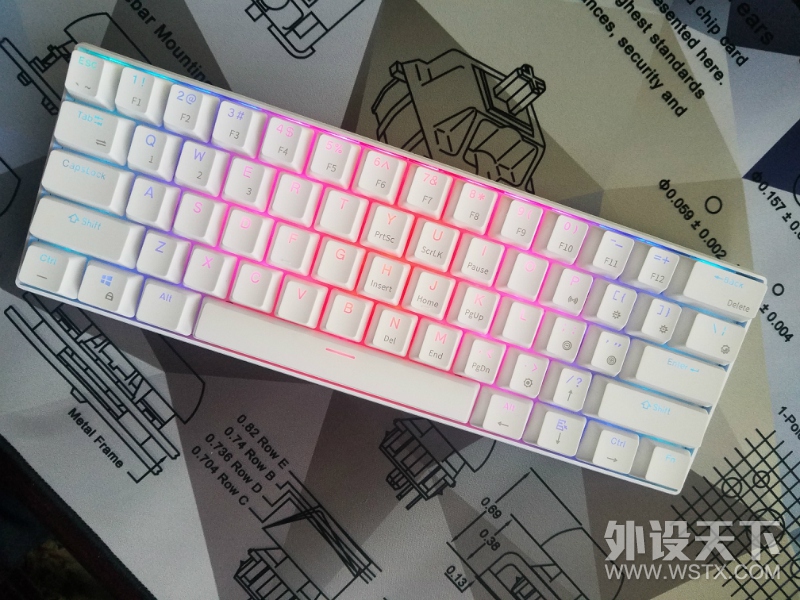也许是最便宜的RGB樱桃轴蓝牙双模机械键盘——GANSS ALT61 RGB
