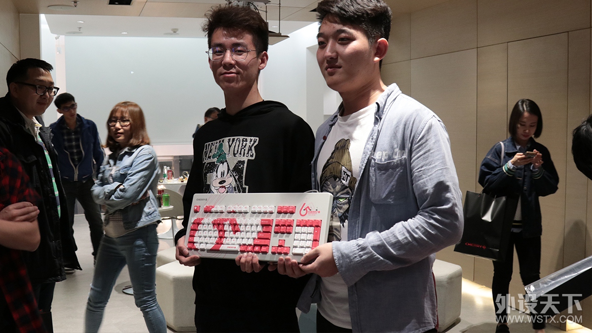 CHERRY 65周年庆活动游记 大蛋糕真好吃