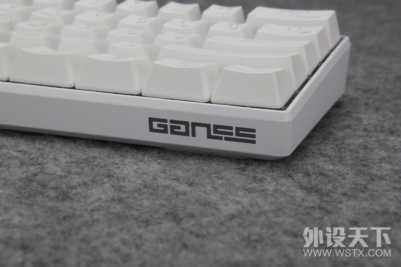 GANSS ALT61RGB蓝牙键盘拆解评测 & 60%蓝牙键盘小巡礼