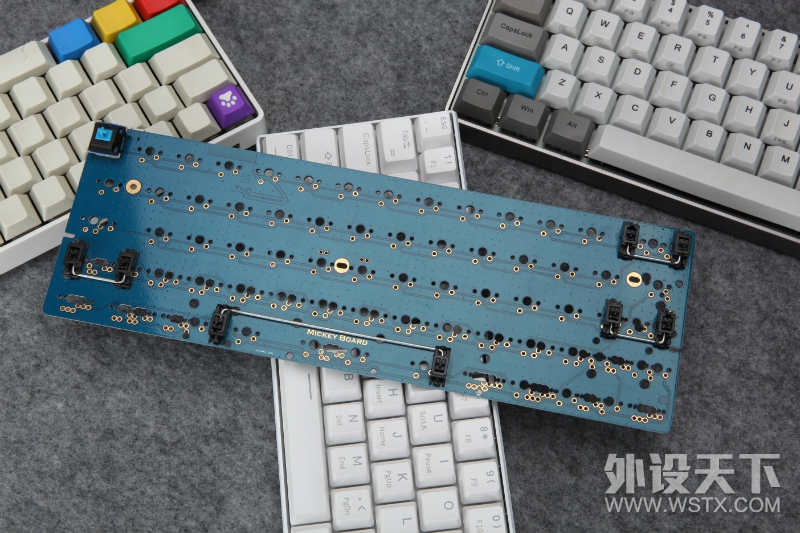 GANSS ALT61RGB蓝牙键盘拆解评测 & 60%蓝牙键盘小巡礼