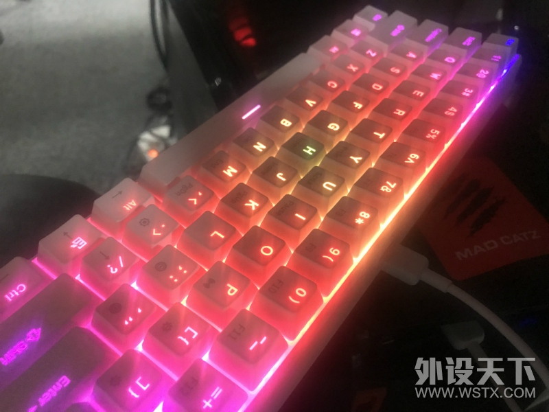 GANSS ALT61RGB蓝牙键盘拆解评测 & 60%蓝牙键盘小巡礼