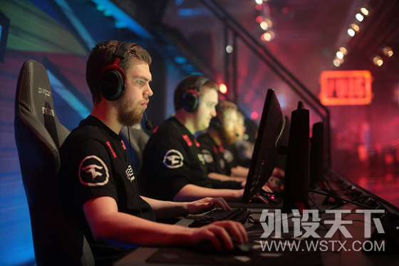 明星导师助阵 百人吃鸡狂欢——HyperX电竞学院2018全面开启