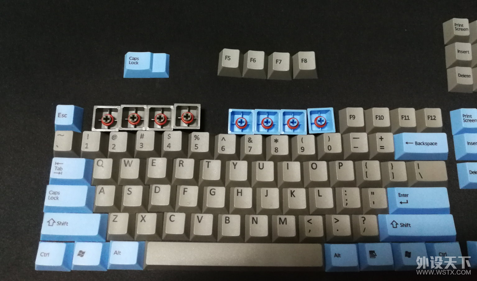 [湖南] 樱桃60周年纪念版黑红G80-3060  1688元  FILCO迷彩 主任村长阿狙榔头键帽--