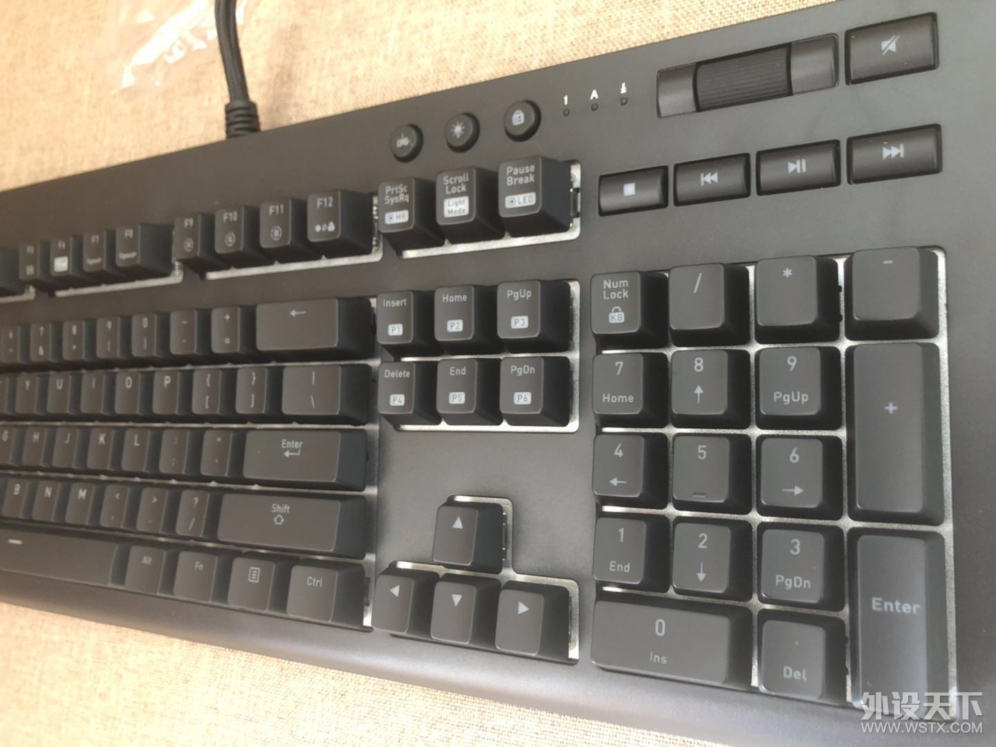银轴初体验---TTeSportsX1键盘使用分享