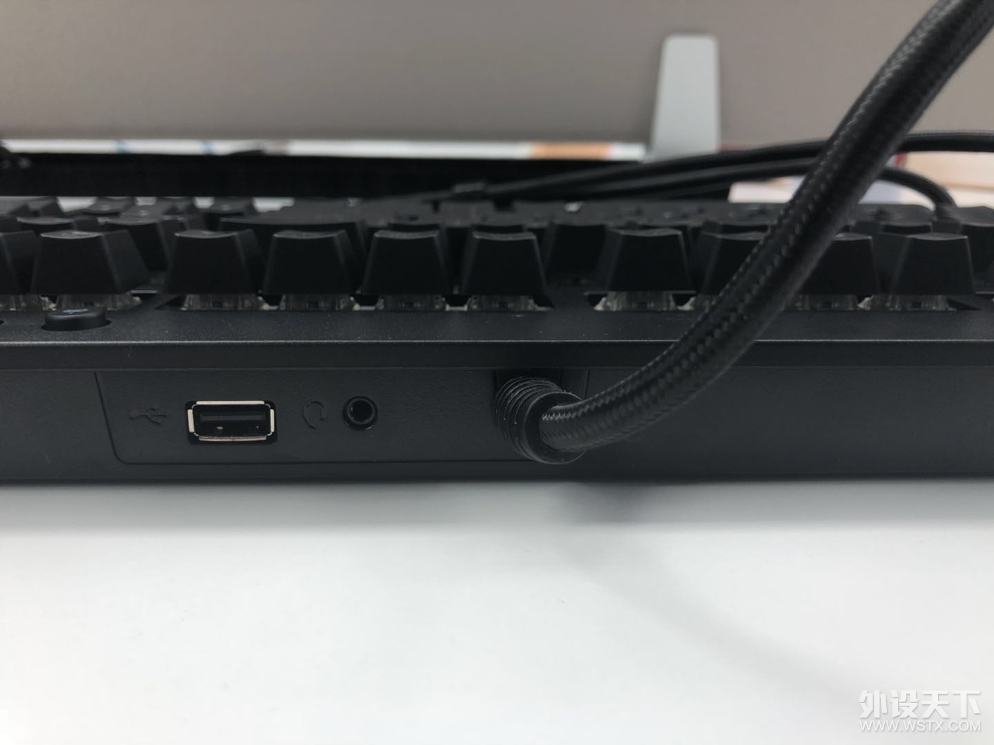 银轴初体验---TTeSportsX1键盘使用分享