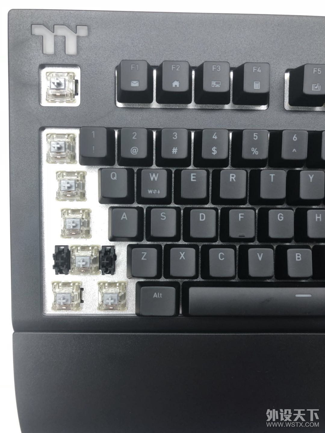 银轴初体验---TTeSportsX1键盘使用分享