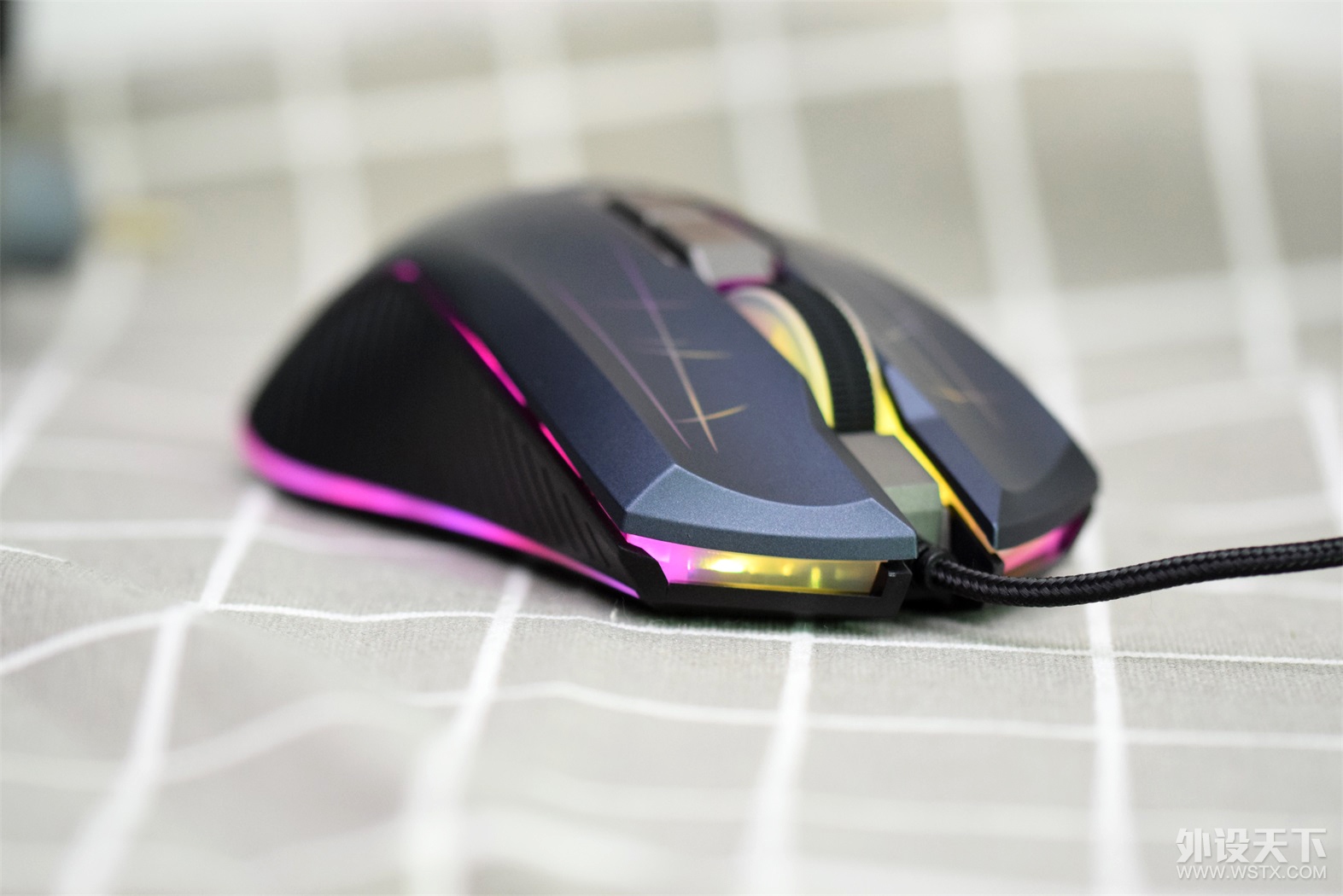 性能与价格的极致 富勒G93pro 游戏鼠标体验