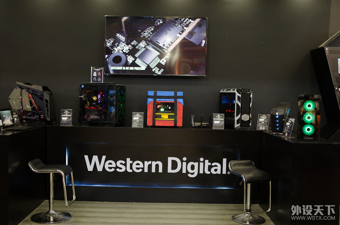 2018Chinajoy狂欢季第一天WD展台SSD 硬盘和SG