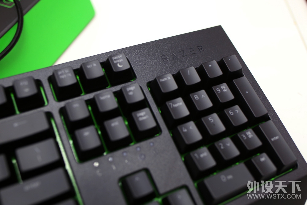 买了把顺手的键盘放公司——开箱雷蛇黑寡妇蜘蛛标准版