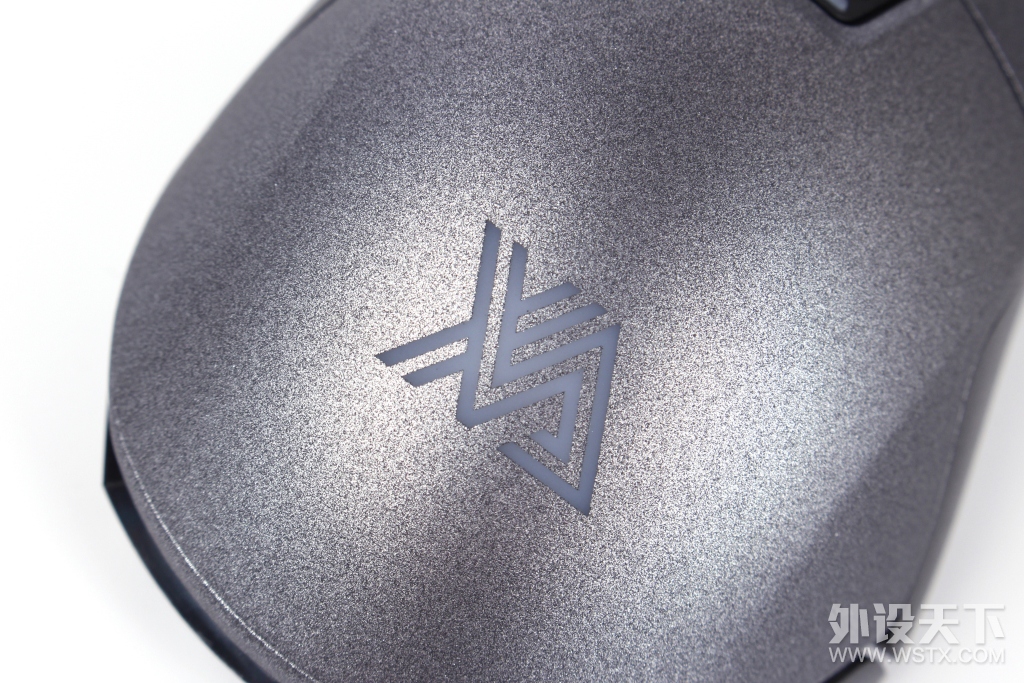星极XANOVA 灵机XM380PRO游戏鼠标+星夜XP330P-S树脂垫评测