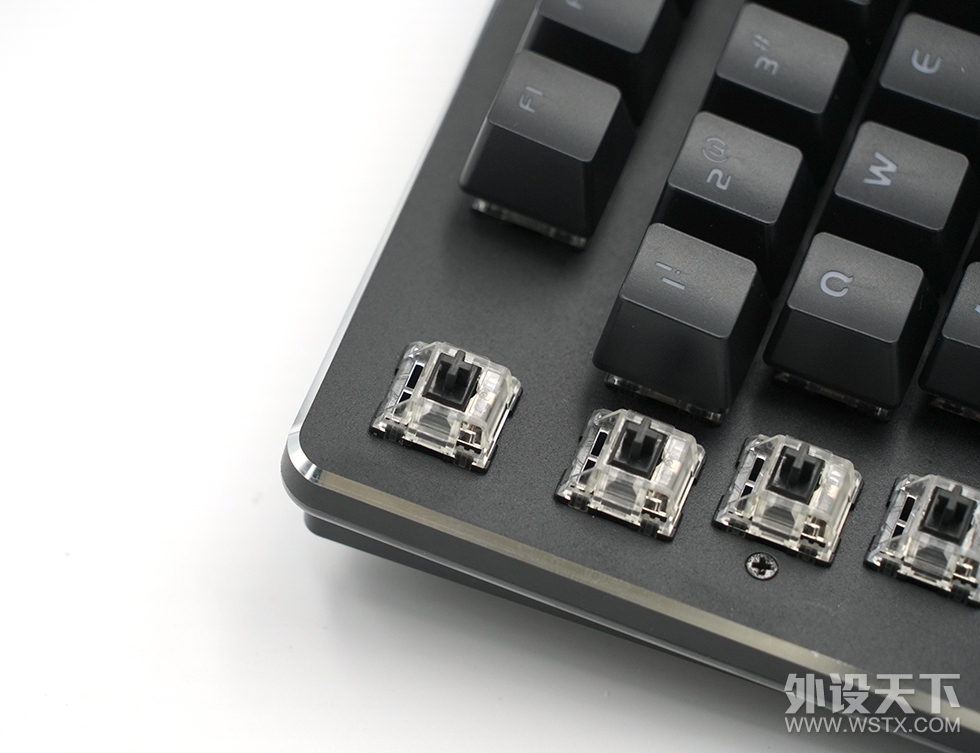 自带氛围光的自主轴机械键盘 达尔优EK925 RGB开箱评测