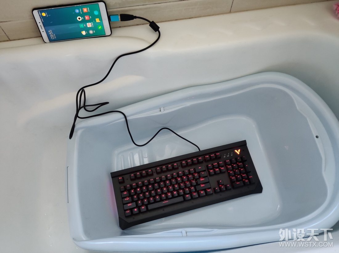 再也不惧饮料牛奶——雷柏V780防水光轴键盘浸水评测