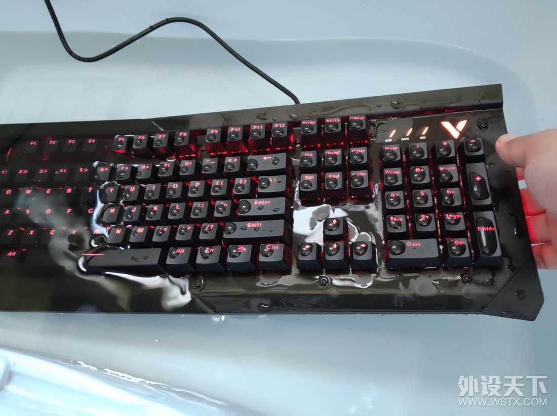 再也不惧饮料牛奶——雷柏V780防水光轴键盘浸水评测
