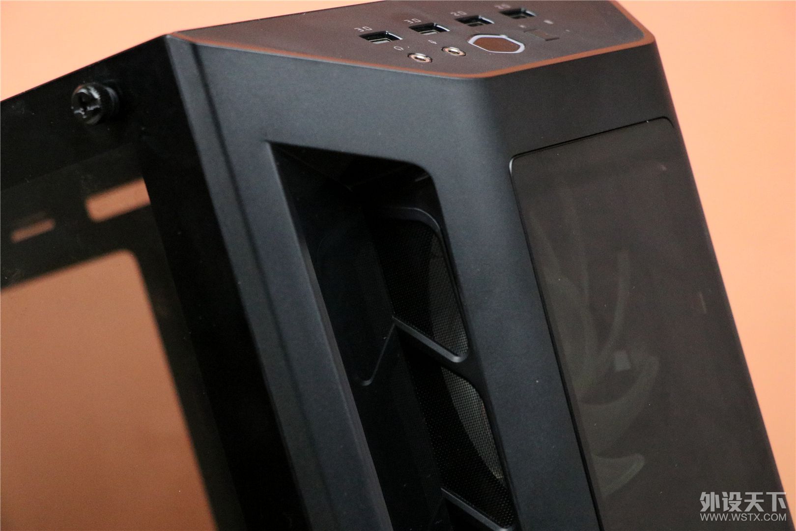 全新Coolermaster 酷冷至尊 RGB机箱，玩光多了一个选择