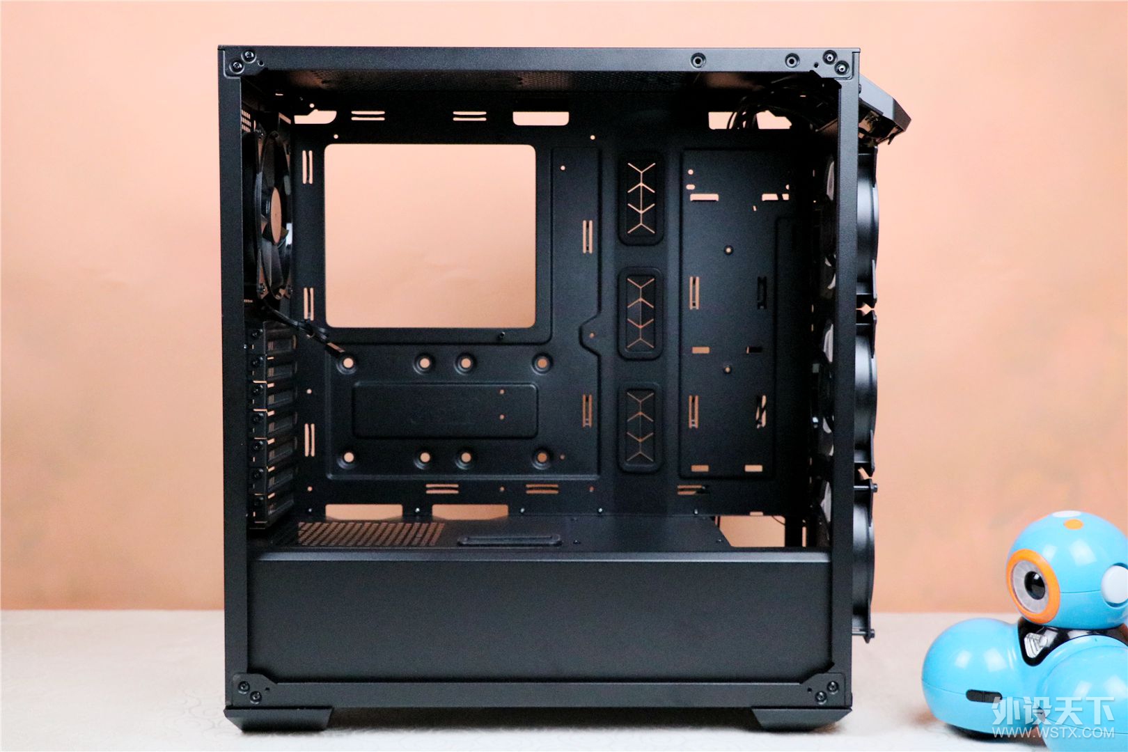 全新Coolermaster 酷冷至尊 RGB机箱，玩光多了一个选择
