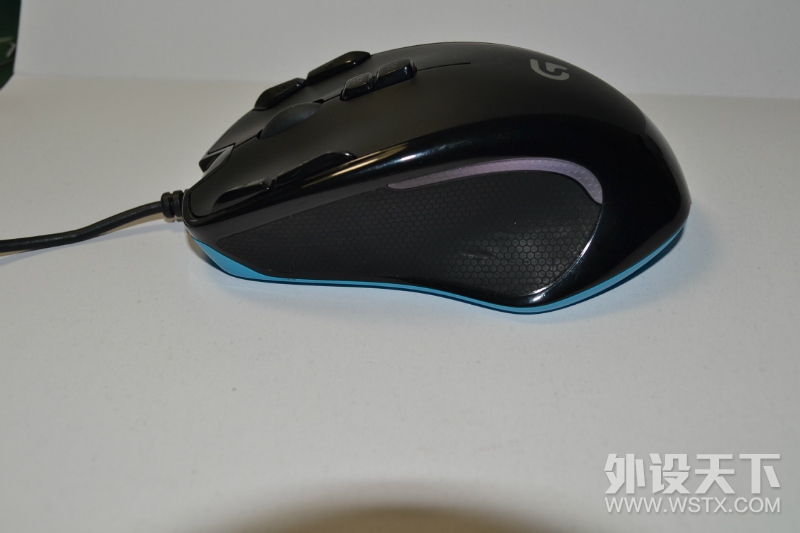也来拆解罗技G300S鼠标。