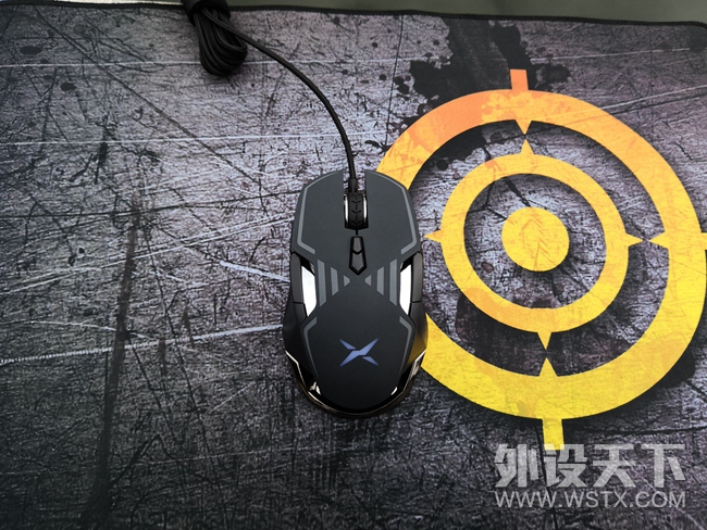 我认为今年“国产旗舰鼠皇”名号的最具实力竞争者——多彩M628  重回高端游戏界的先锋