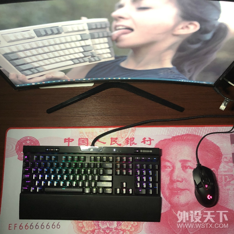 旧王退位，新皇登基