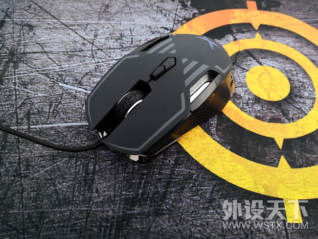 我认为今年“国产旗舰鼠皇”名号的最具实力竞争者——多彩M628  重回高端游戏界的先锋